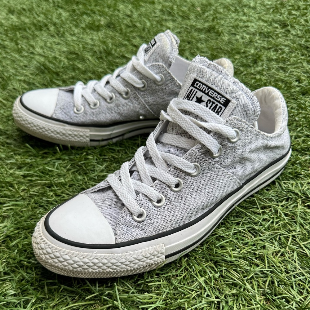 Converse All star size 8 sneakers flat chuck taylor’s